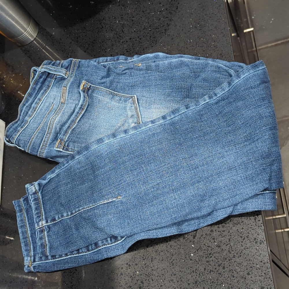Slight distressed skinny jeans